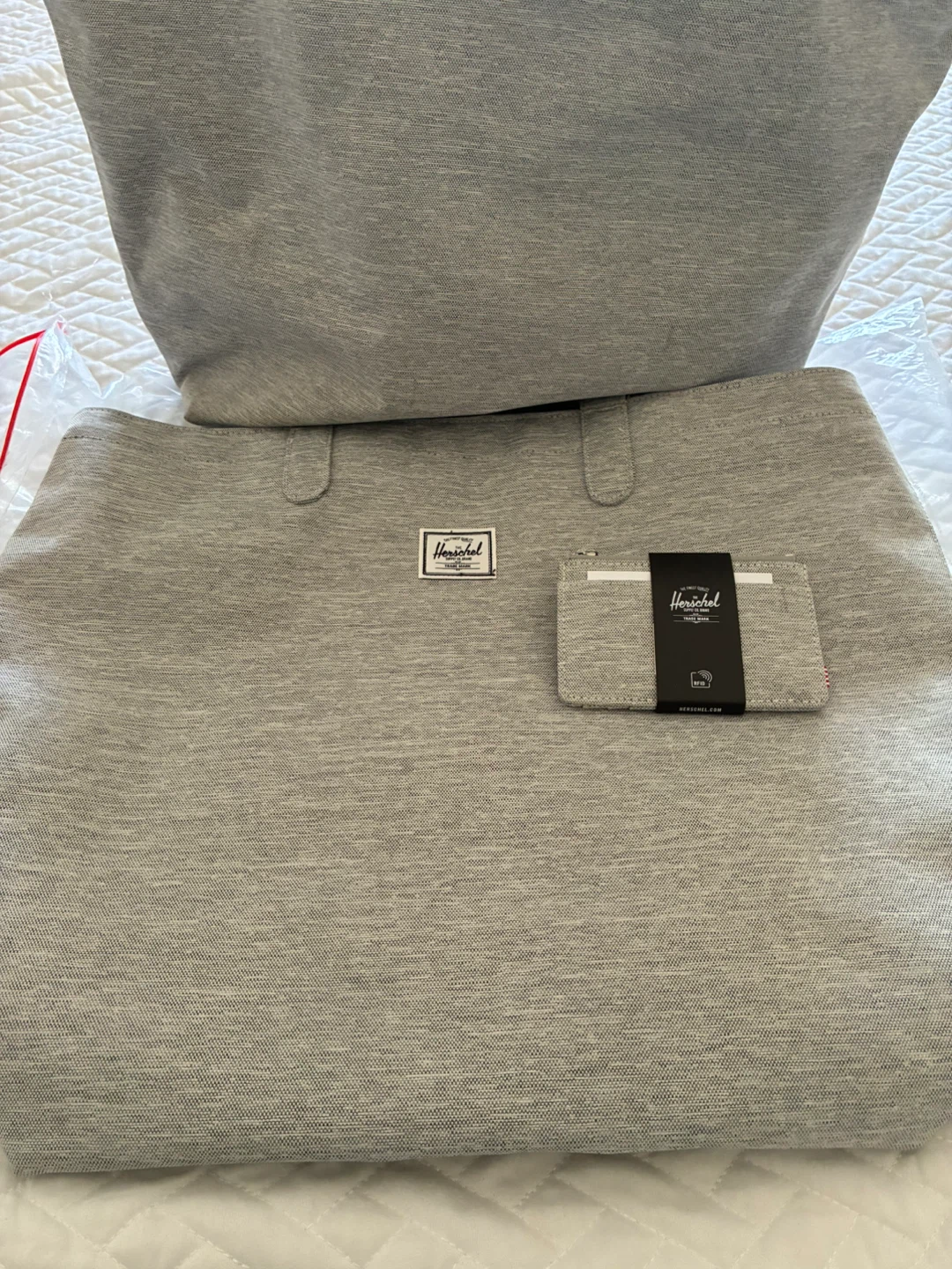 Herschel Supply Co. Grey Tote Bag with Matching Card Holder - photo 3