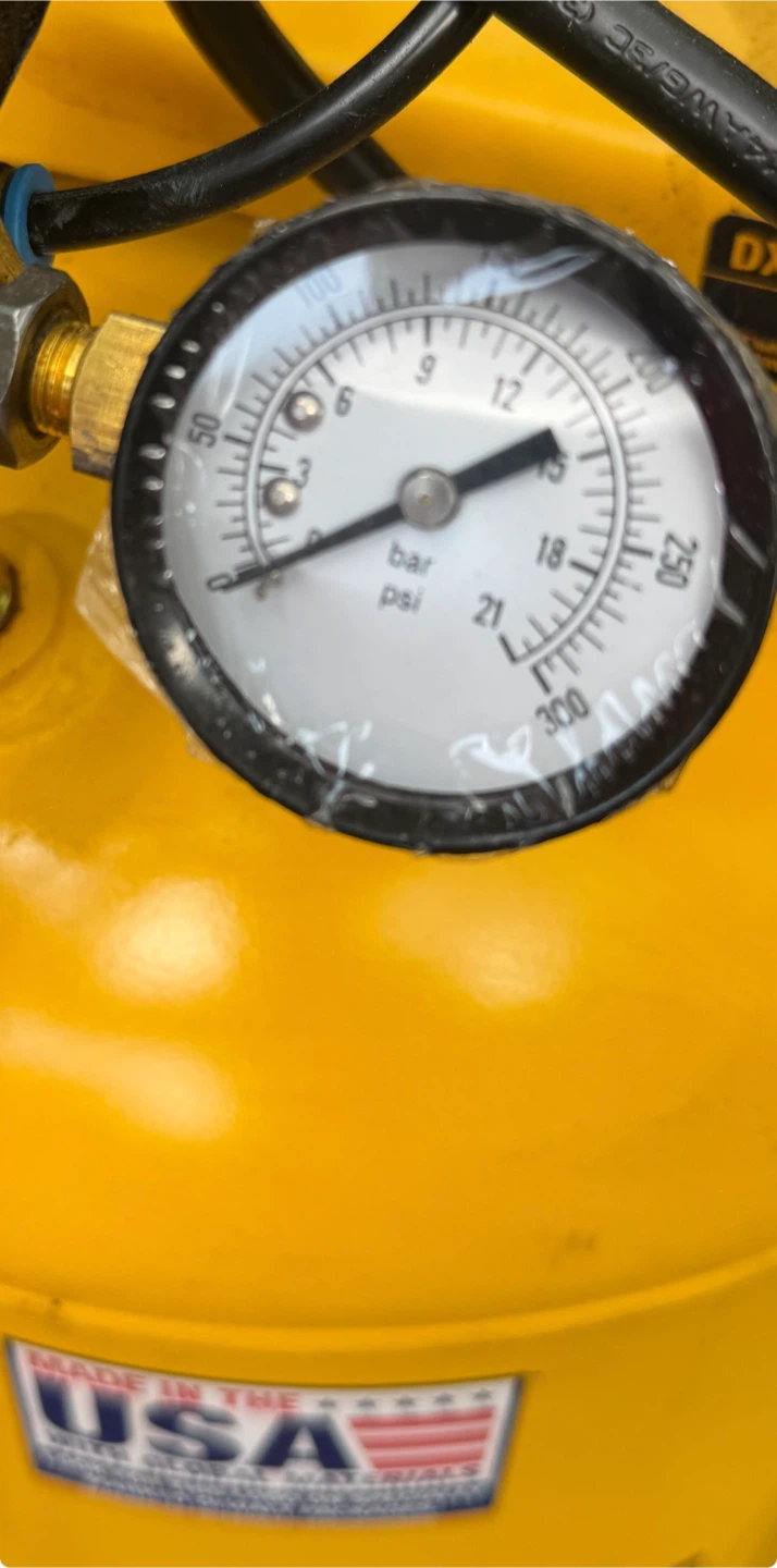 DeWalt Air Compressor - photo 3