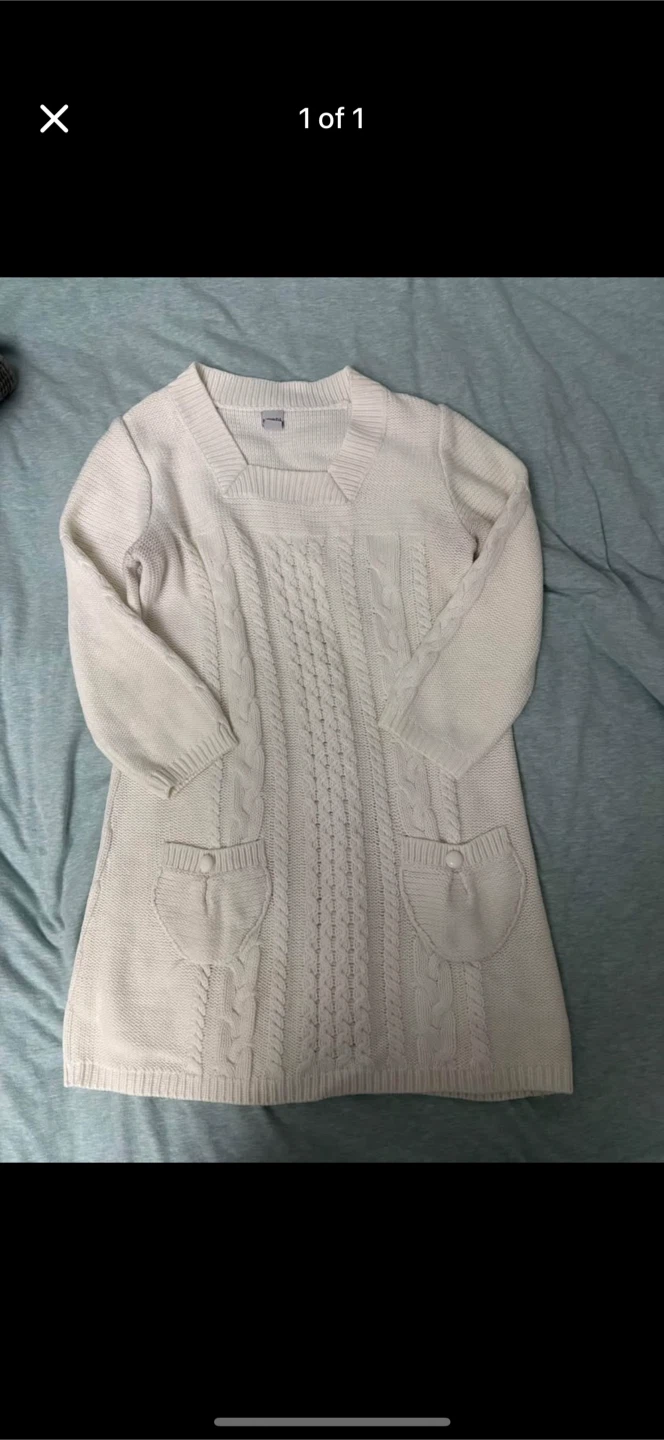 Nevada, white, long sleeve sweater with pockets (size s women’s)