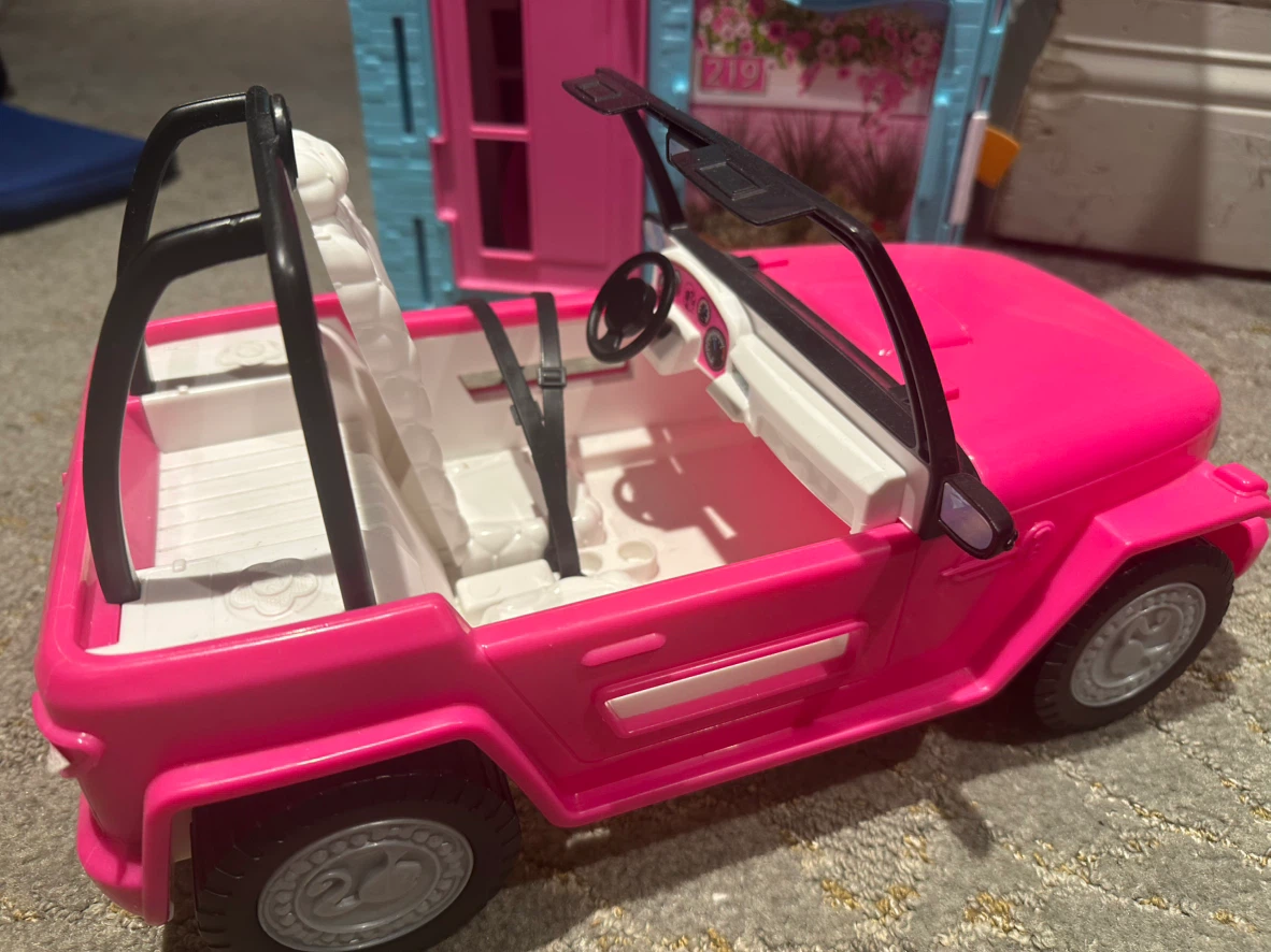 Barbie House Playset includes Barbie Jeep - photo 3