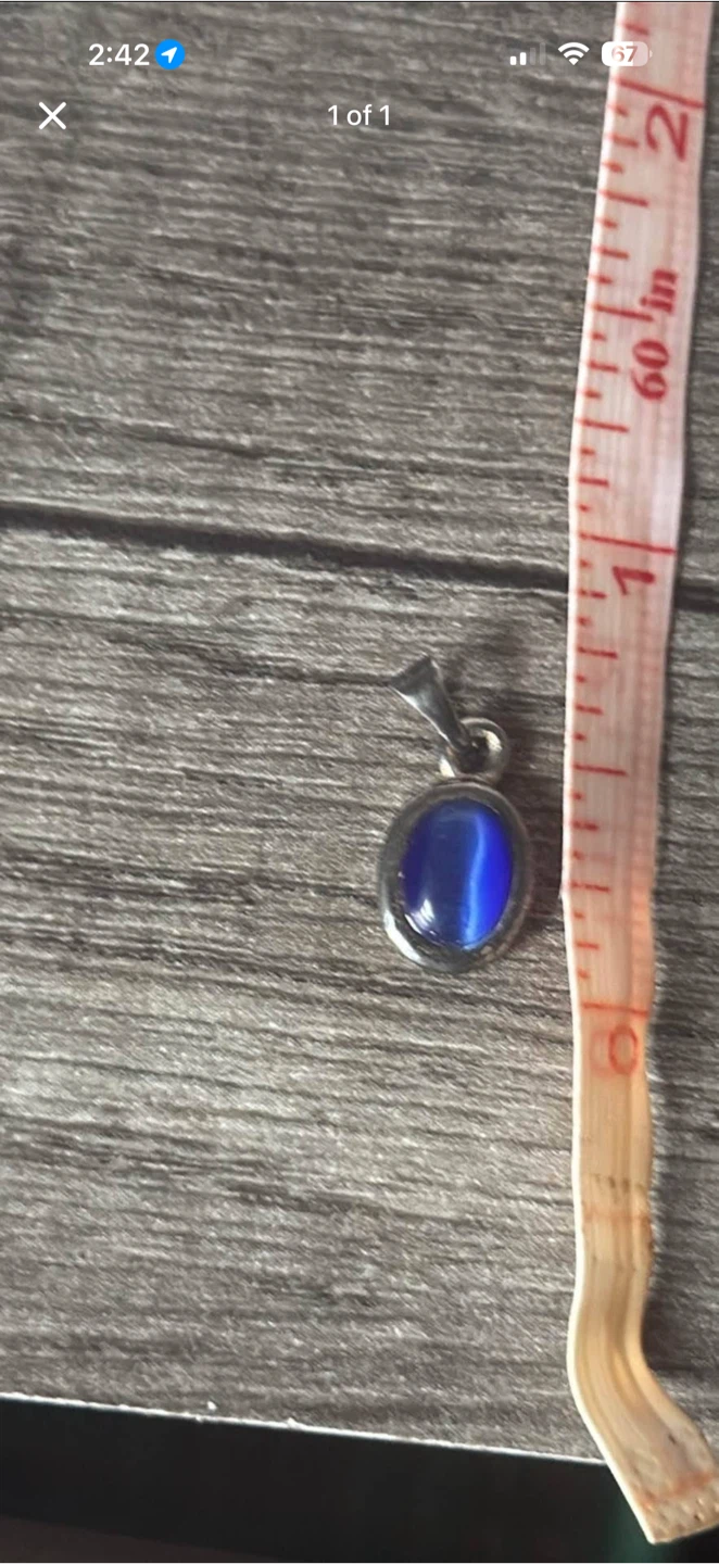 Small blue pendant/charm
