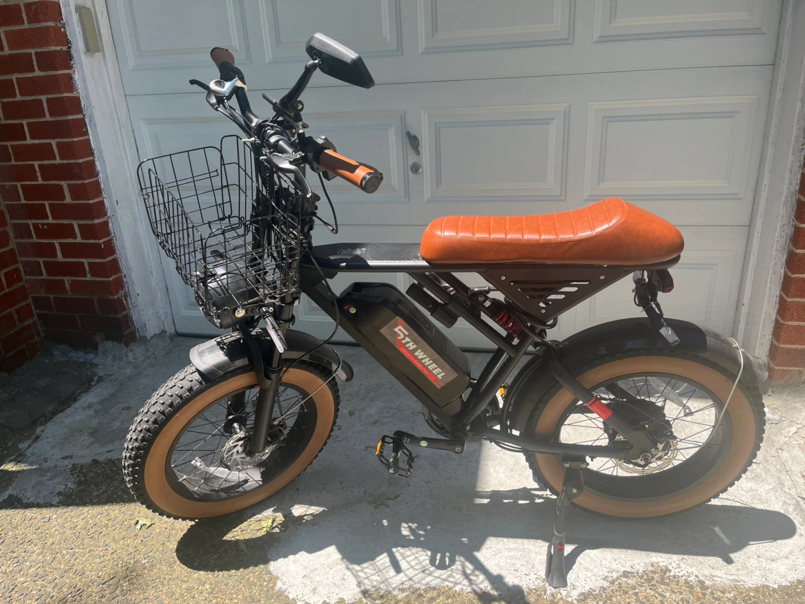 Electric Bike with Basket - Almost NEW!