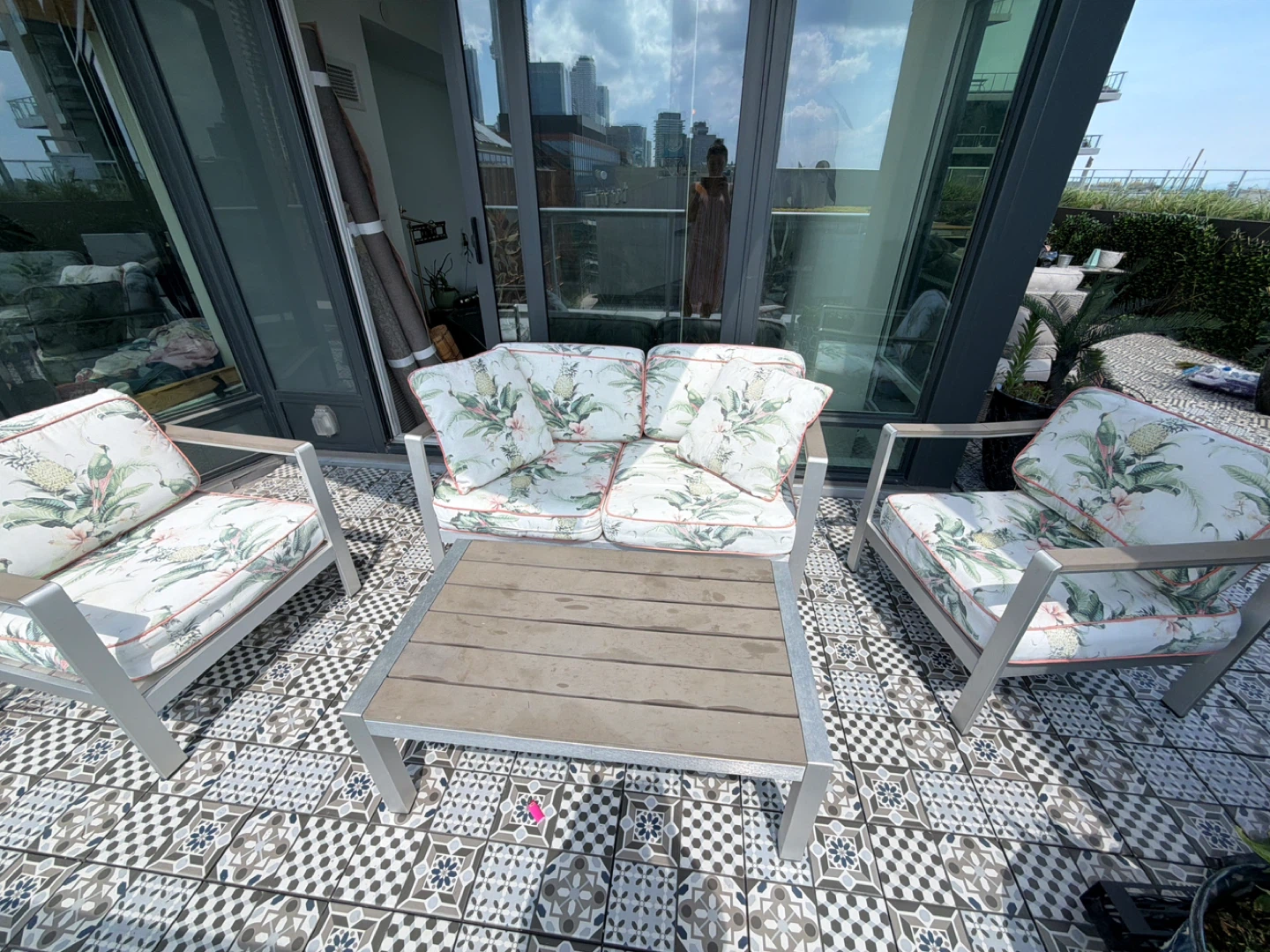 4-Piece Patio Conversation Set – Custom Tropical Cushions