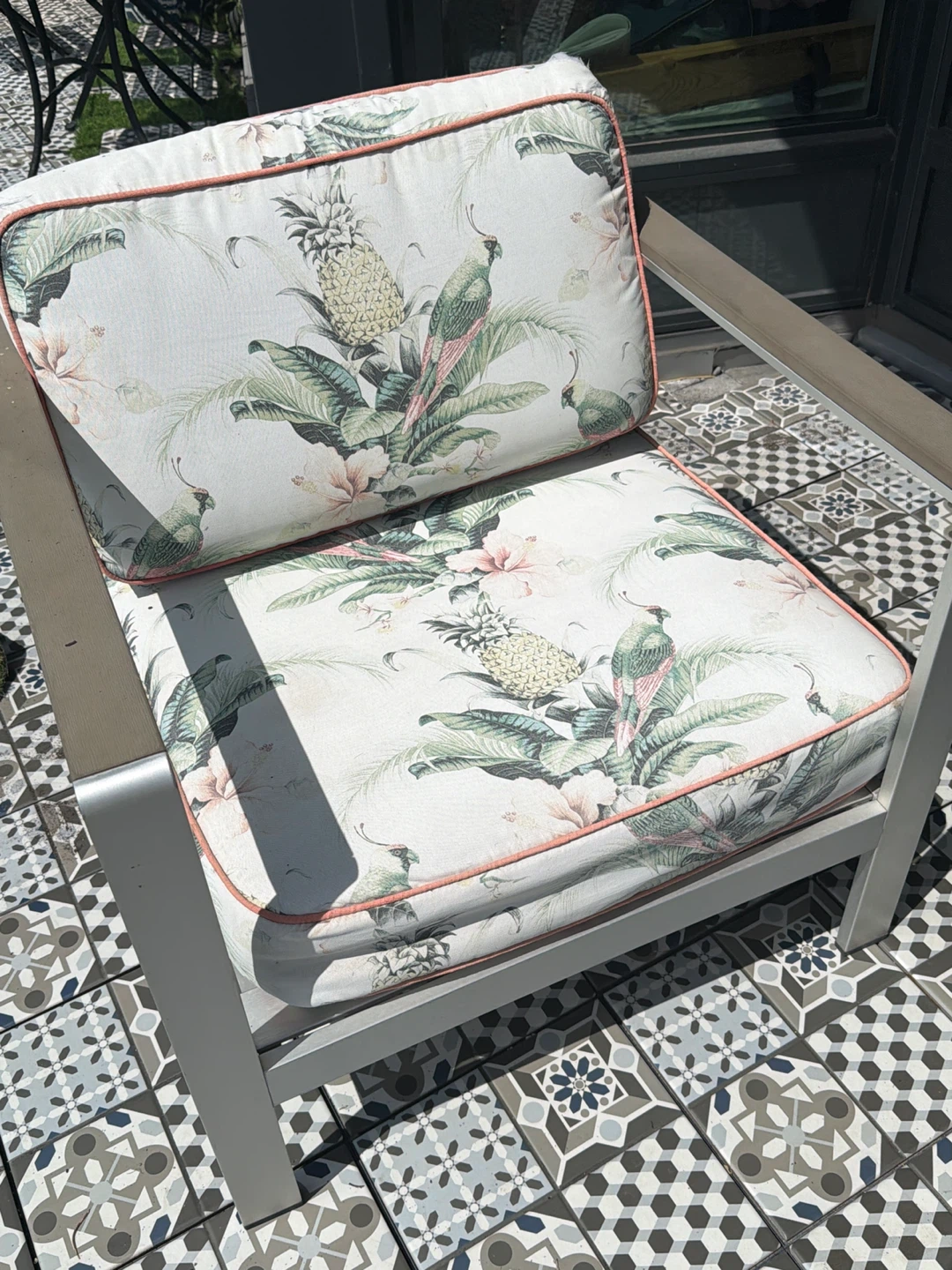 4-Piece Patio Conversation Set – Custom Tropical Cushions - photo 3