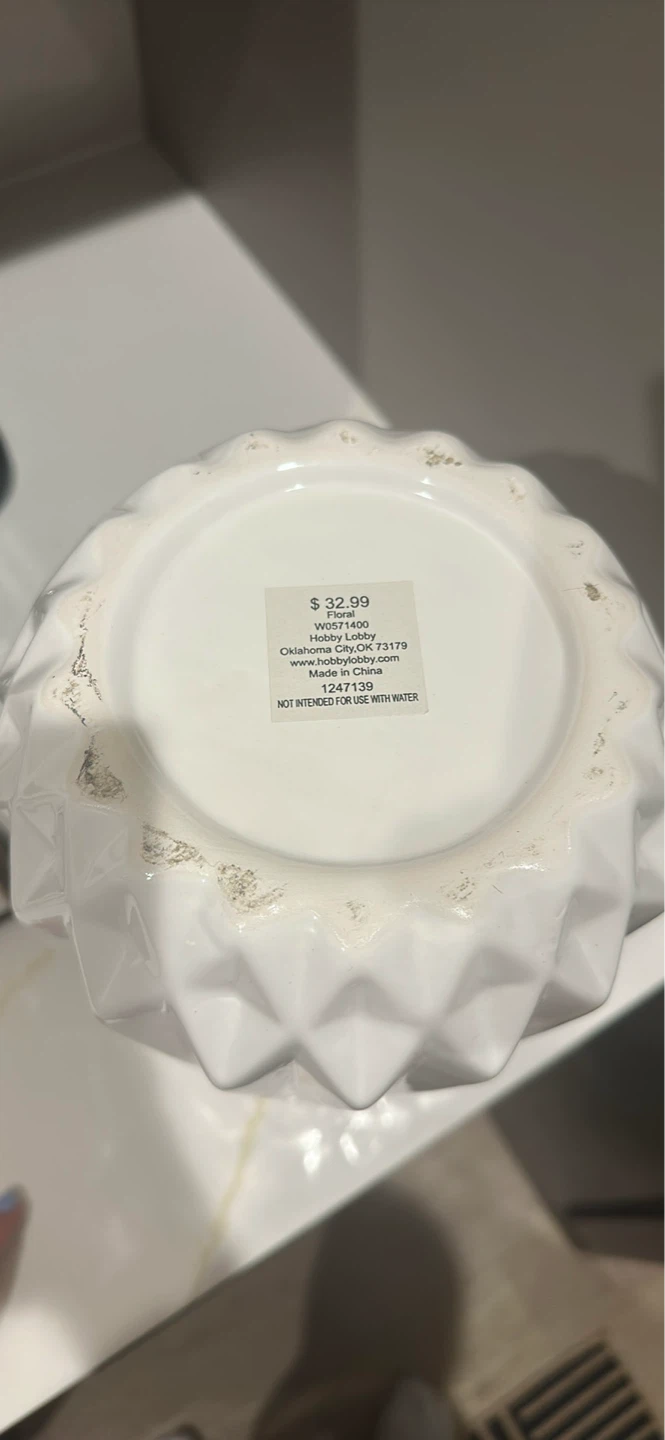 White Geometric Ceramic Vase - photo 2