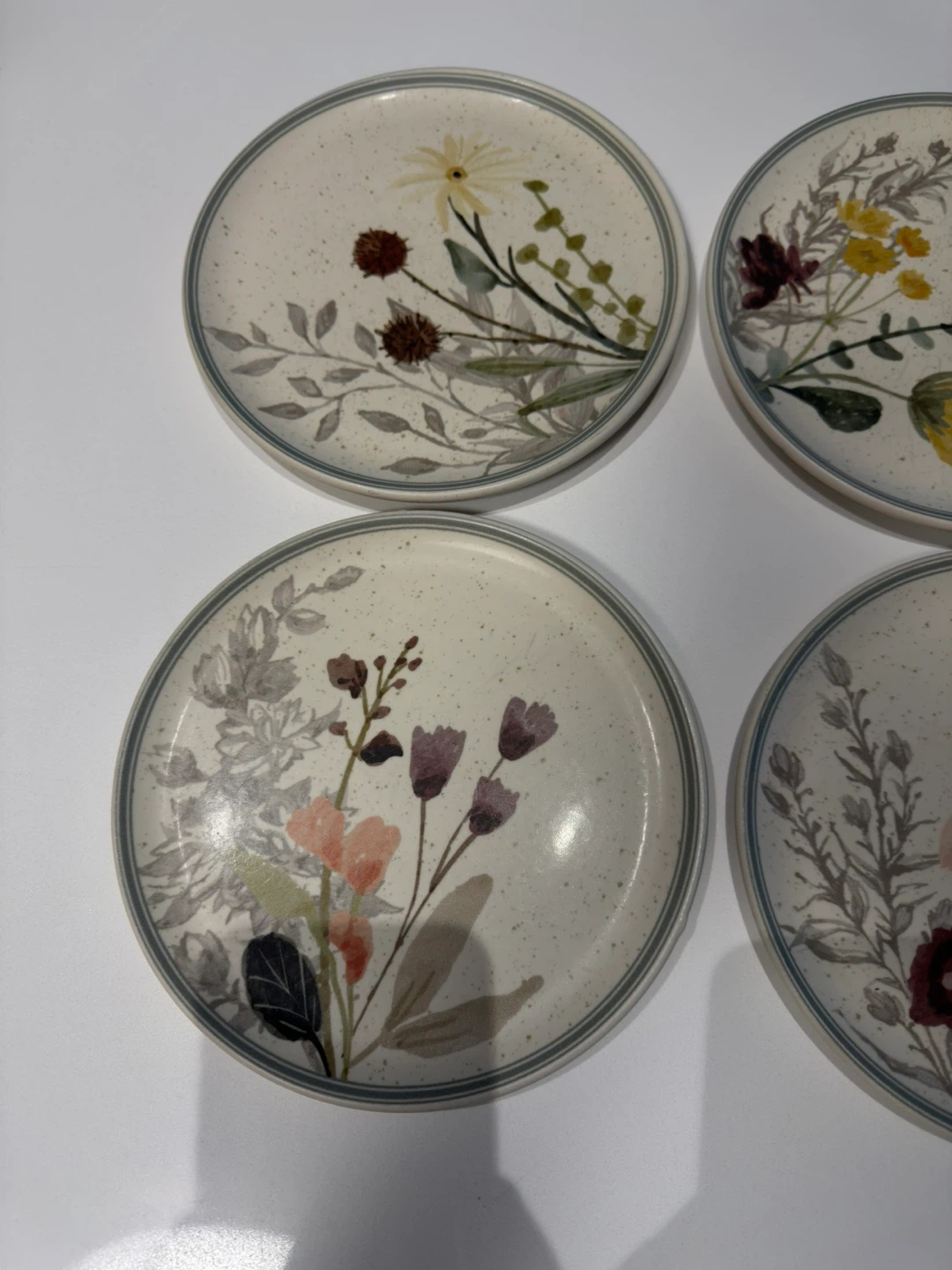 Set of 4 Floral Accent Plates - photo 3