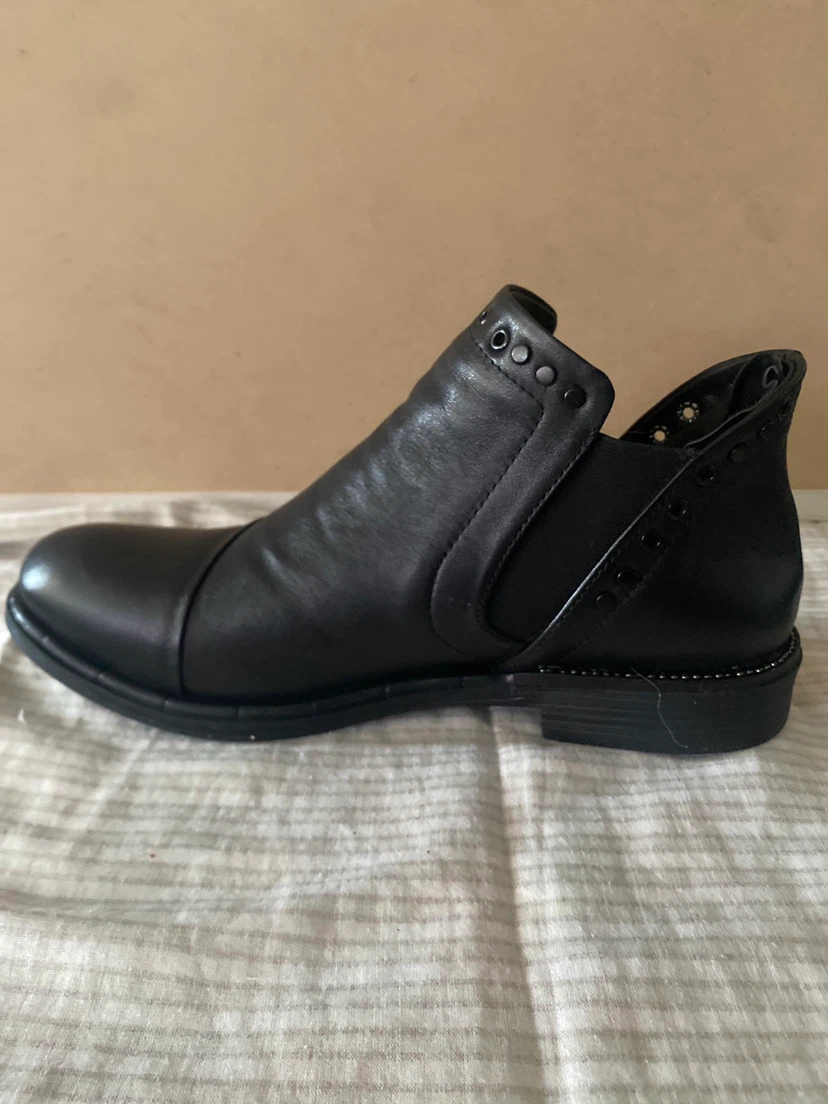 Black Leather Ankle Boots - photo 3