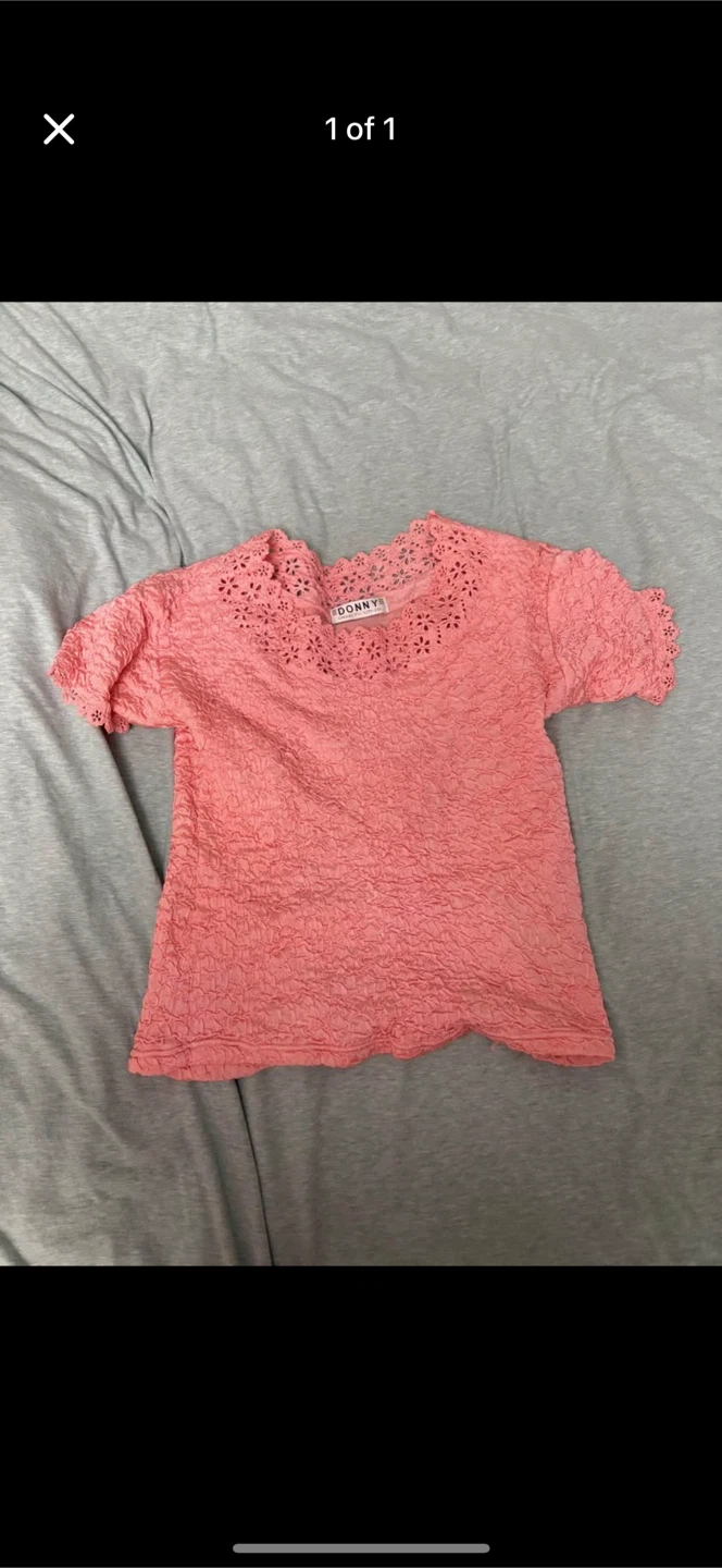 Donny's Pink Textured Crew Neck T-Shirt (size s women’s)