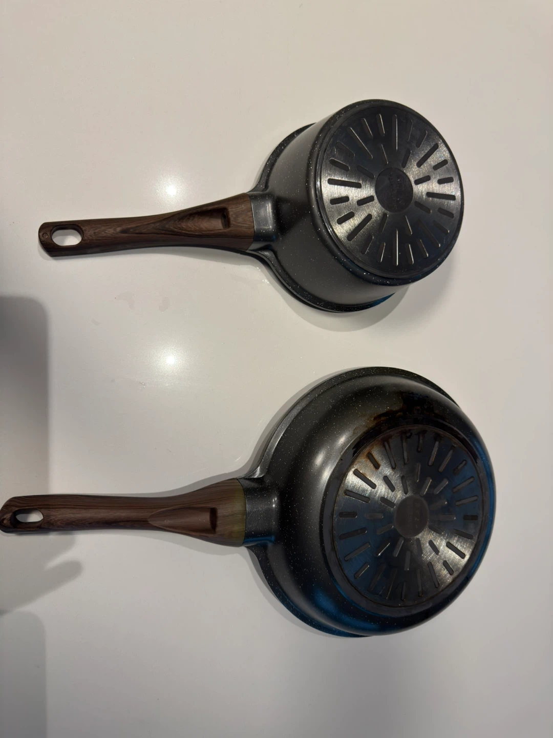 2-Piece Non-stick Cookware Set with Wooden Handles - photo 2