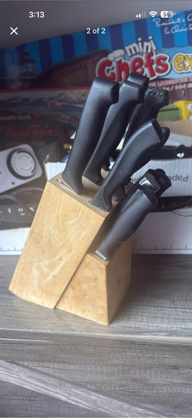 12 knifes and knife block all random