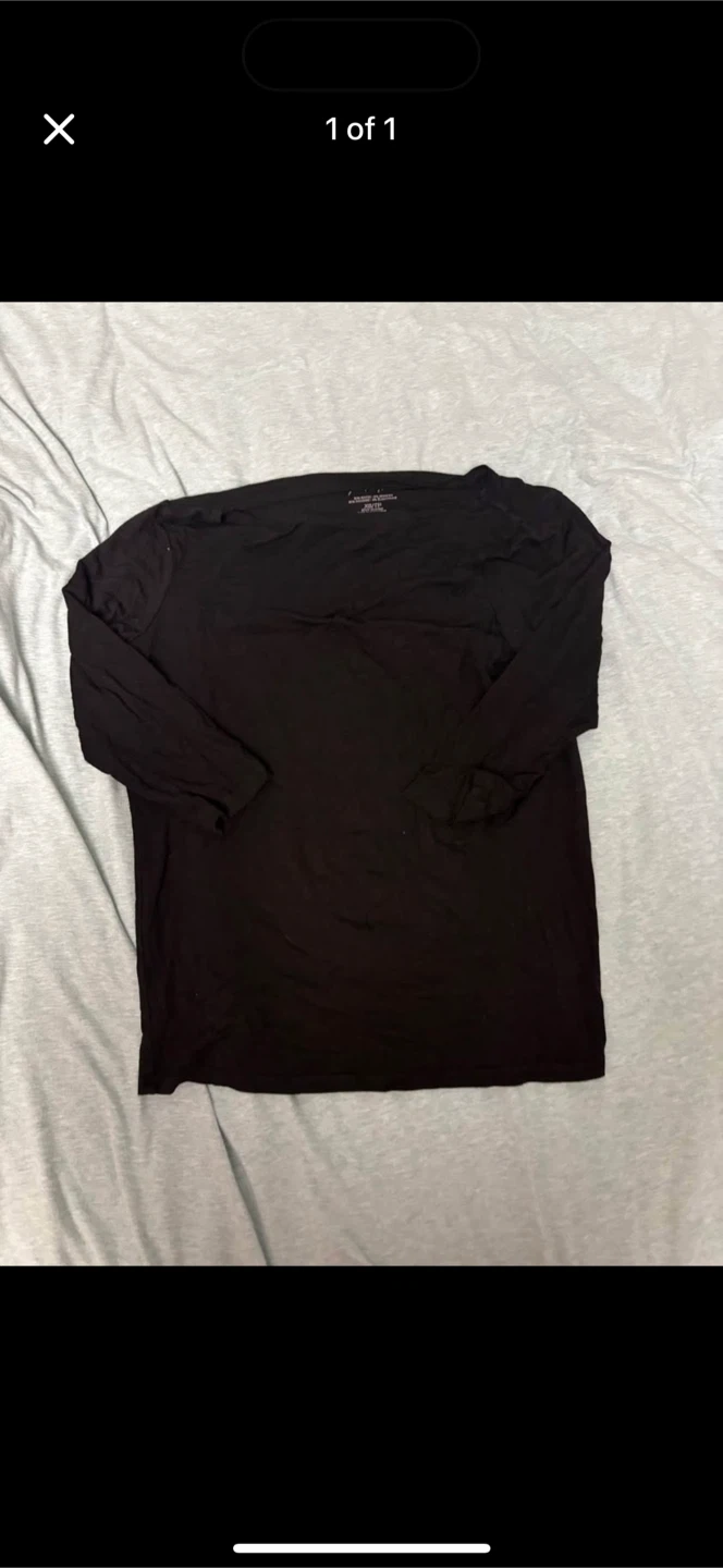 Beautiful black top! (Size xs women)
