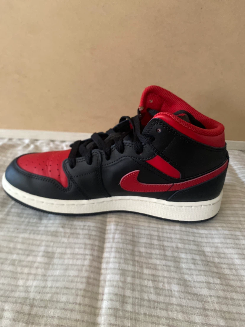 Air Jordan 1 Mid SE Shoes - photo 3