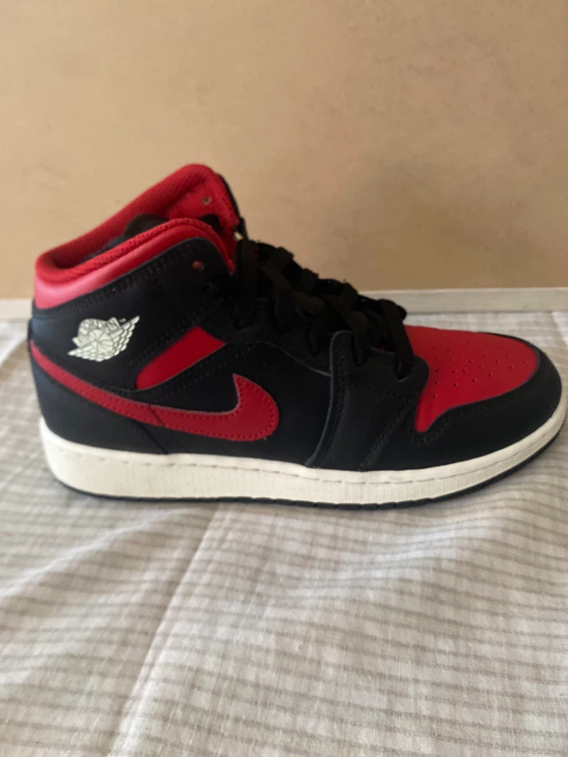 Air Jordan 1 Mid SE Shoes - photo 4