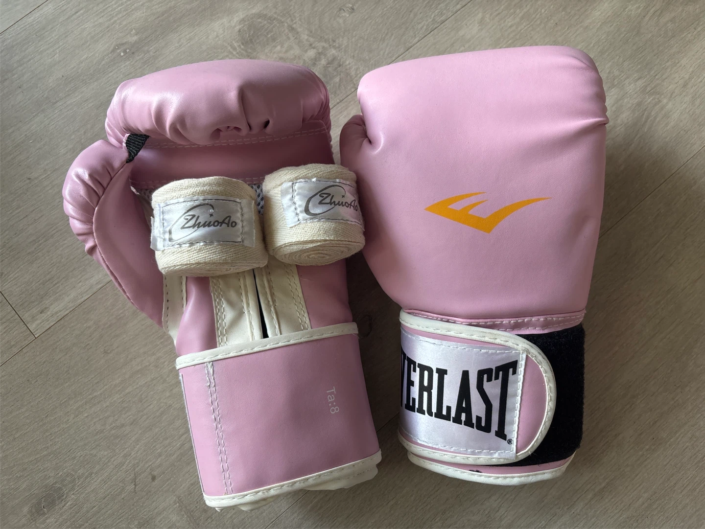 Everlast Pink Boxing Gloves with Hand Wraps