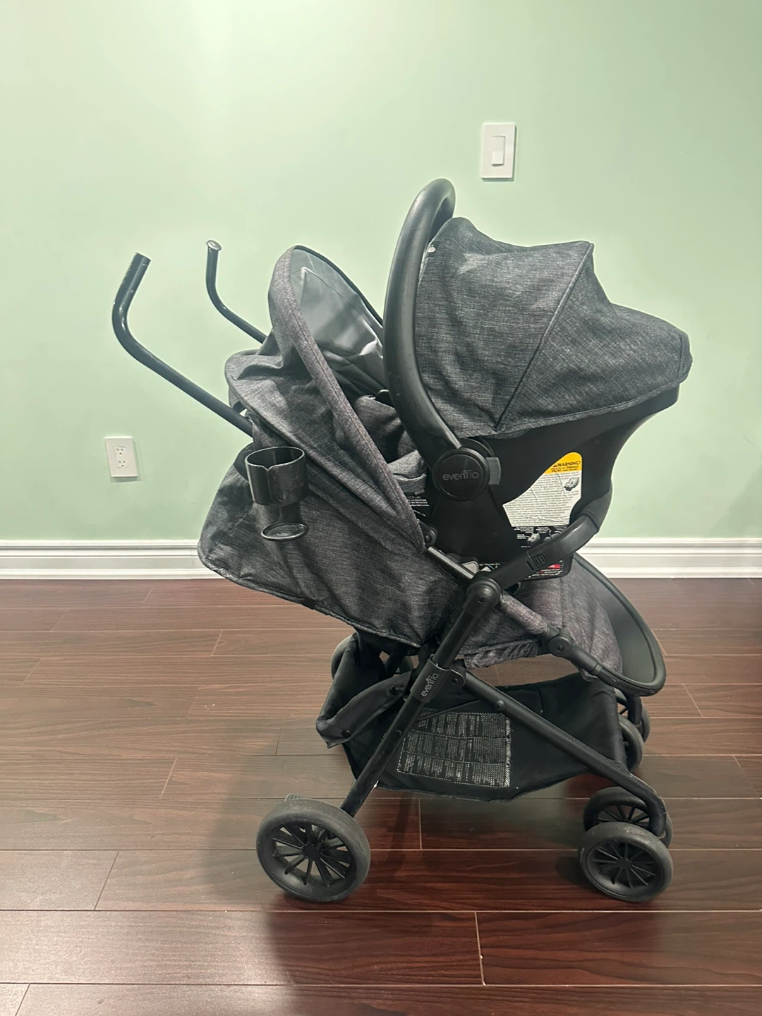 Evenflo Stroller + car seat - photo 3