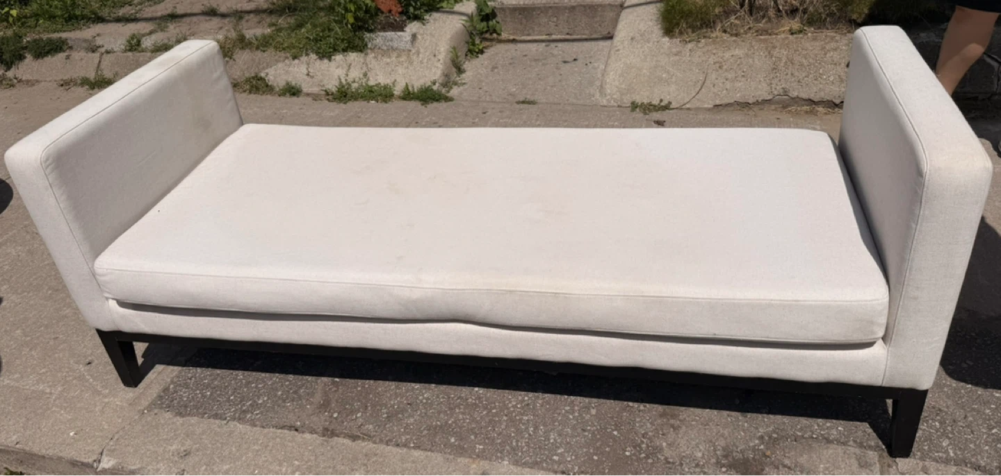 Cream upholstered daybed with black legs - photo 2