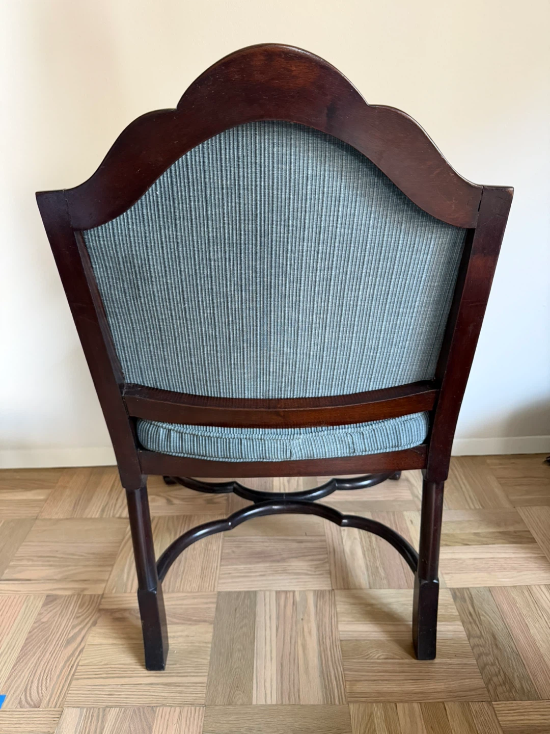 Vintage Accent Chair with Wooden Frame - photo 2
