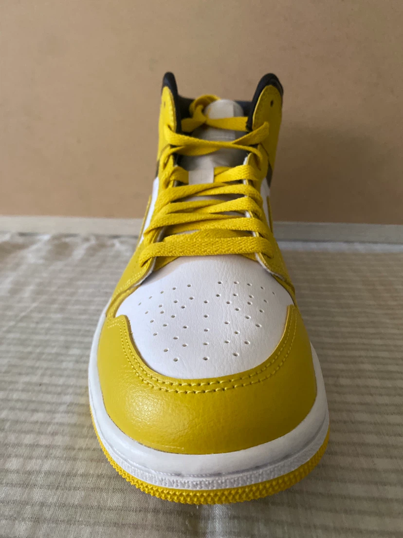 Jordan 1 Mid Yellow White - photo 2