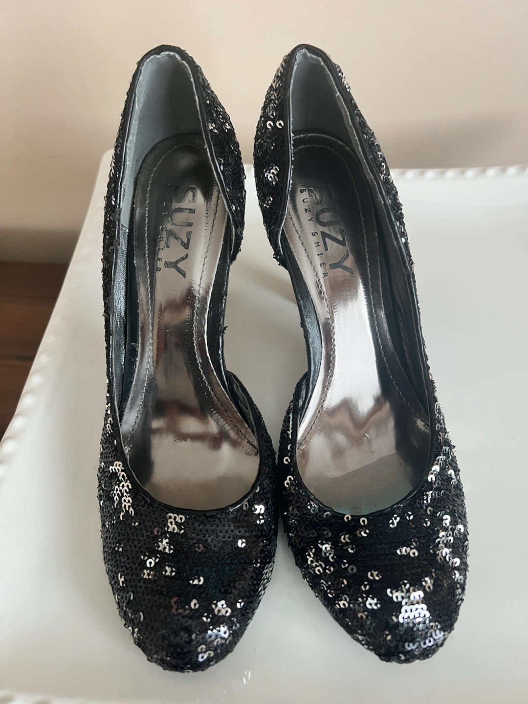 Suzy Shier Black Sequin Heels