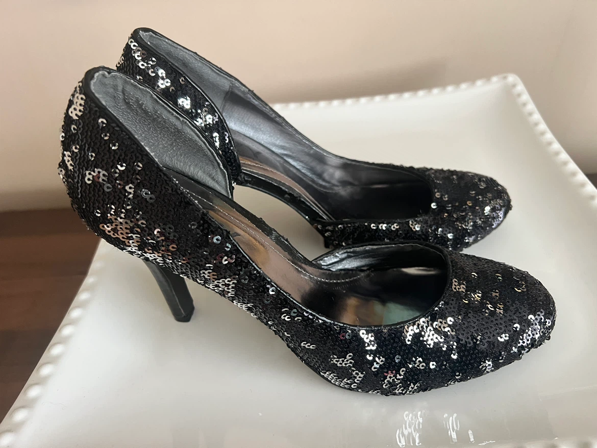 Suzy Shier Black Sequin Heels - photo 2