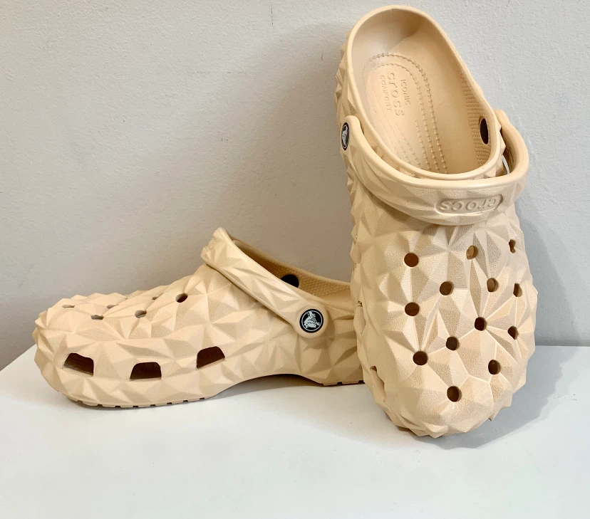 Crocs Womens Shoes Size 8 Classic Geometric Clogs NEW