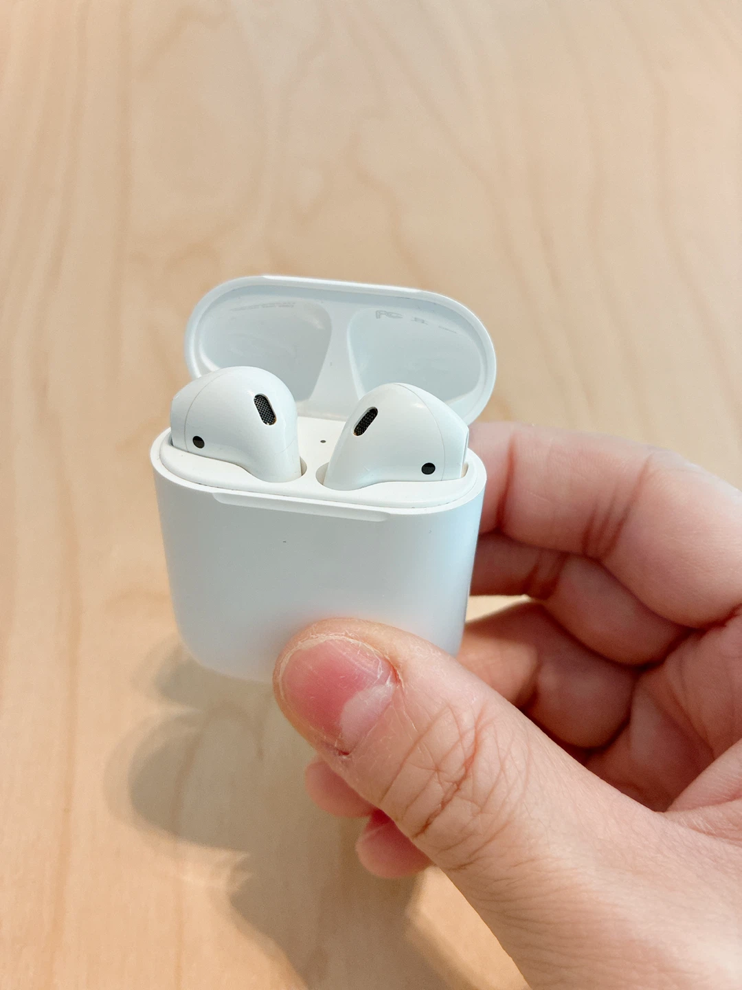 Apple AirPods (2nd Generation)