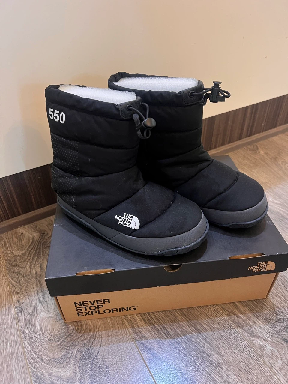 The North Face 550 Winter Boots with Box
