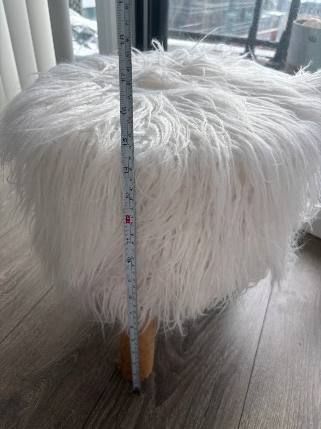 Structube faux fur stool - photo 2