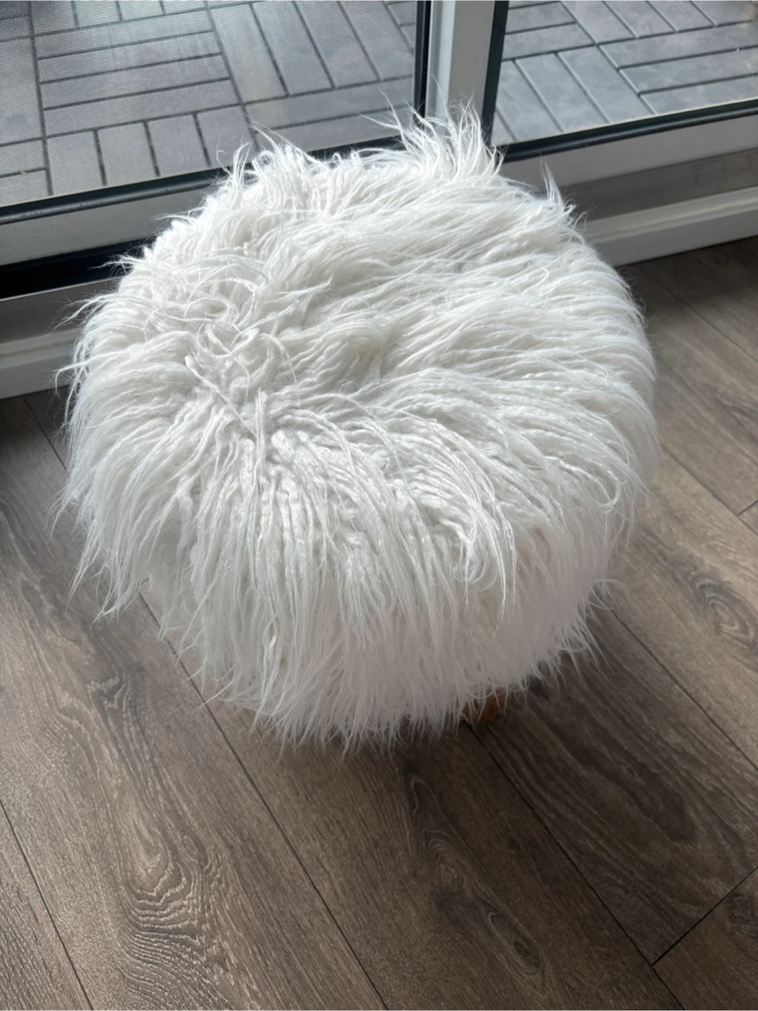 Structube faux fur stool - photo 3