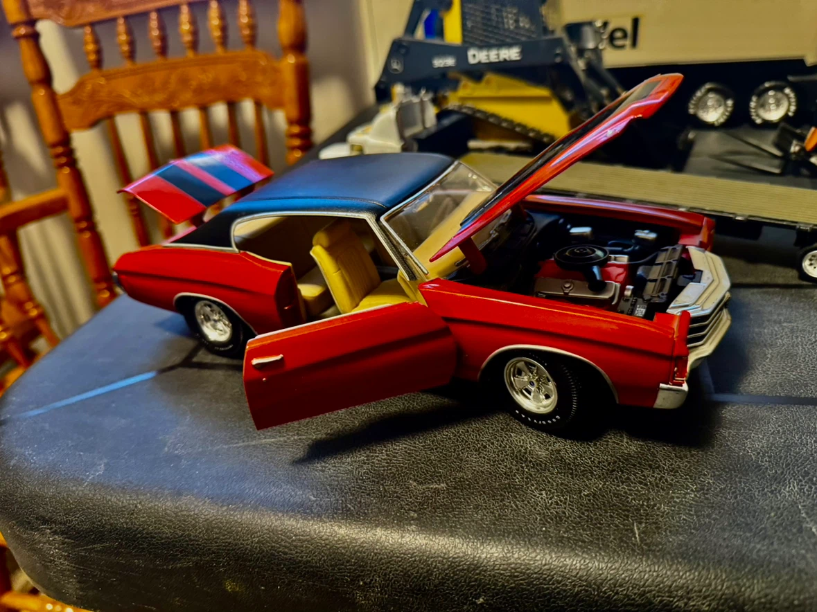 Diecast 72 Chevelle SS. 1/18th scale - photo 2