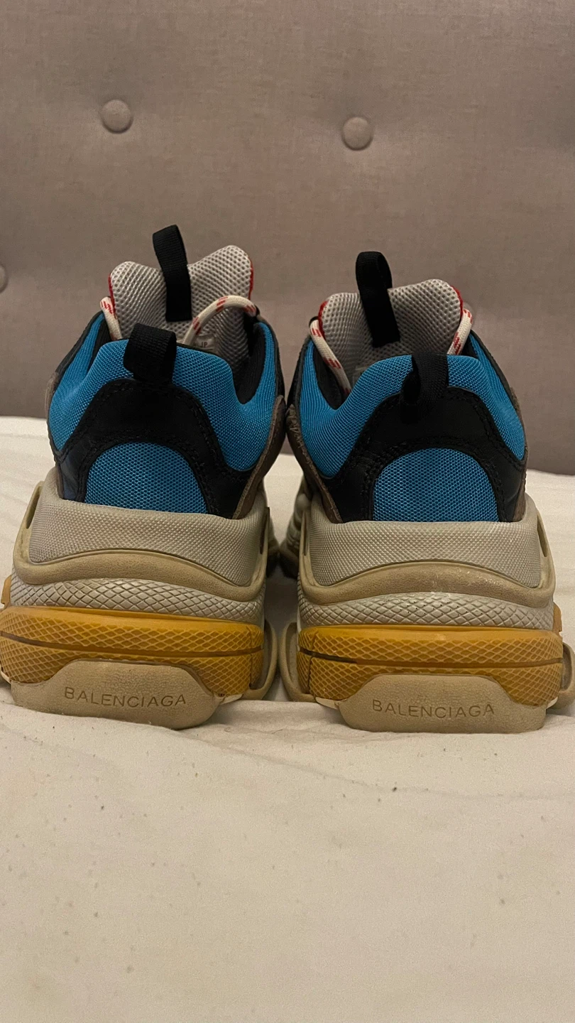Brand new Authentic Balenciaga Triple S Sneakers Size 40 - photo 2