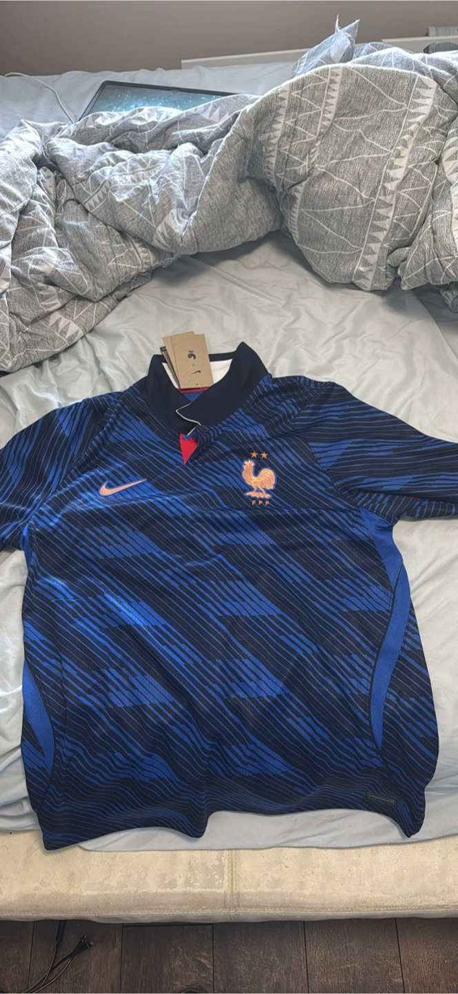 SIZE LARGE Nike France National Football Team Jersey