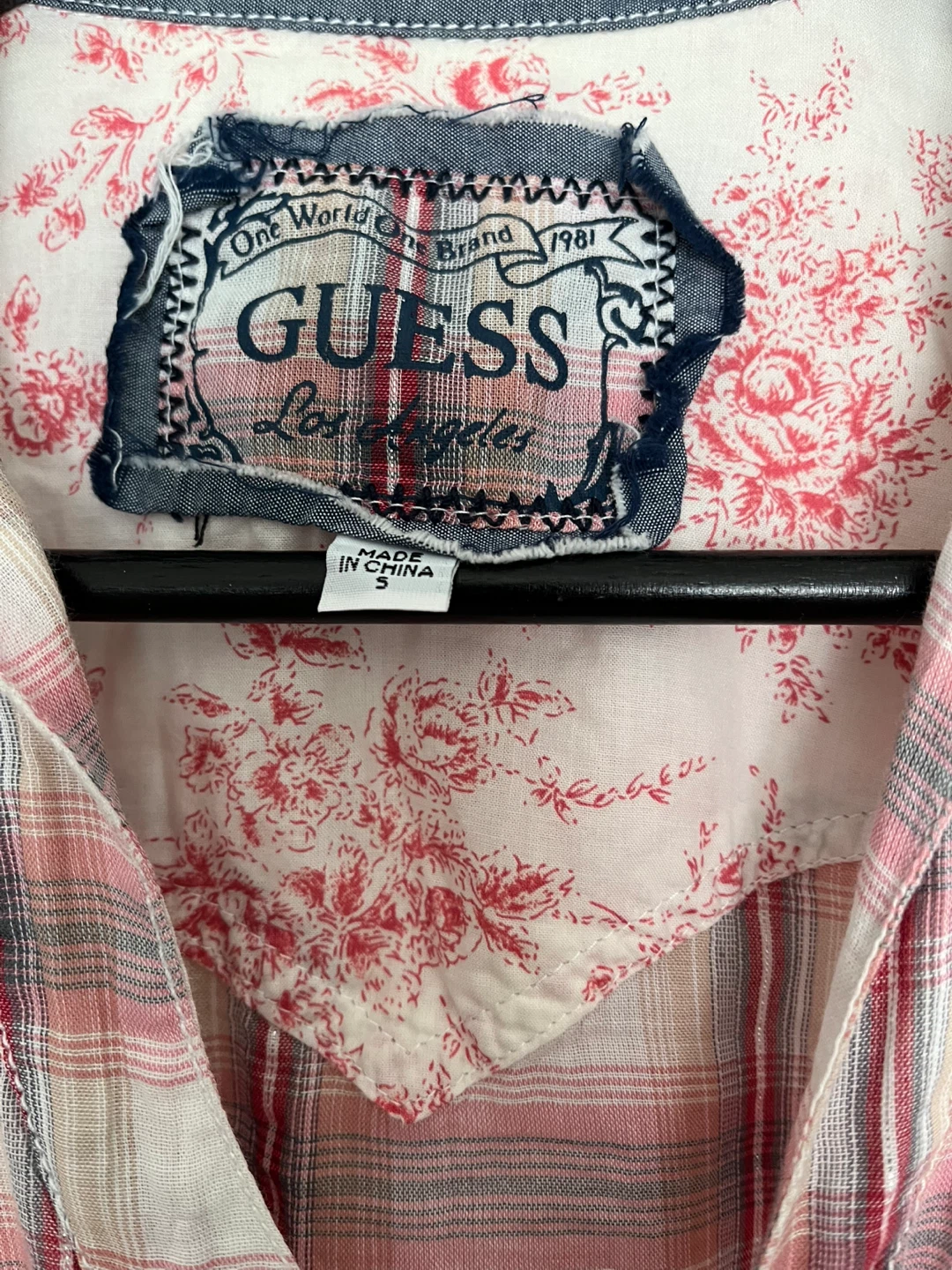 GUESS Plaid Button-Up Shirt size small - photo 3