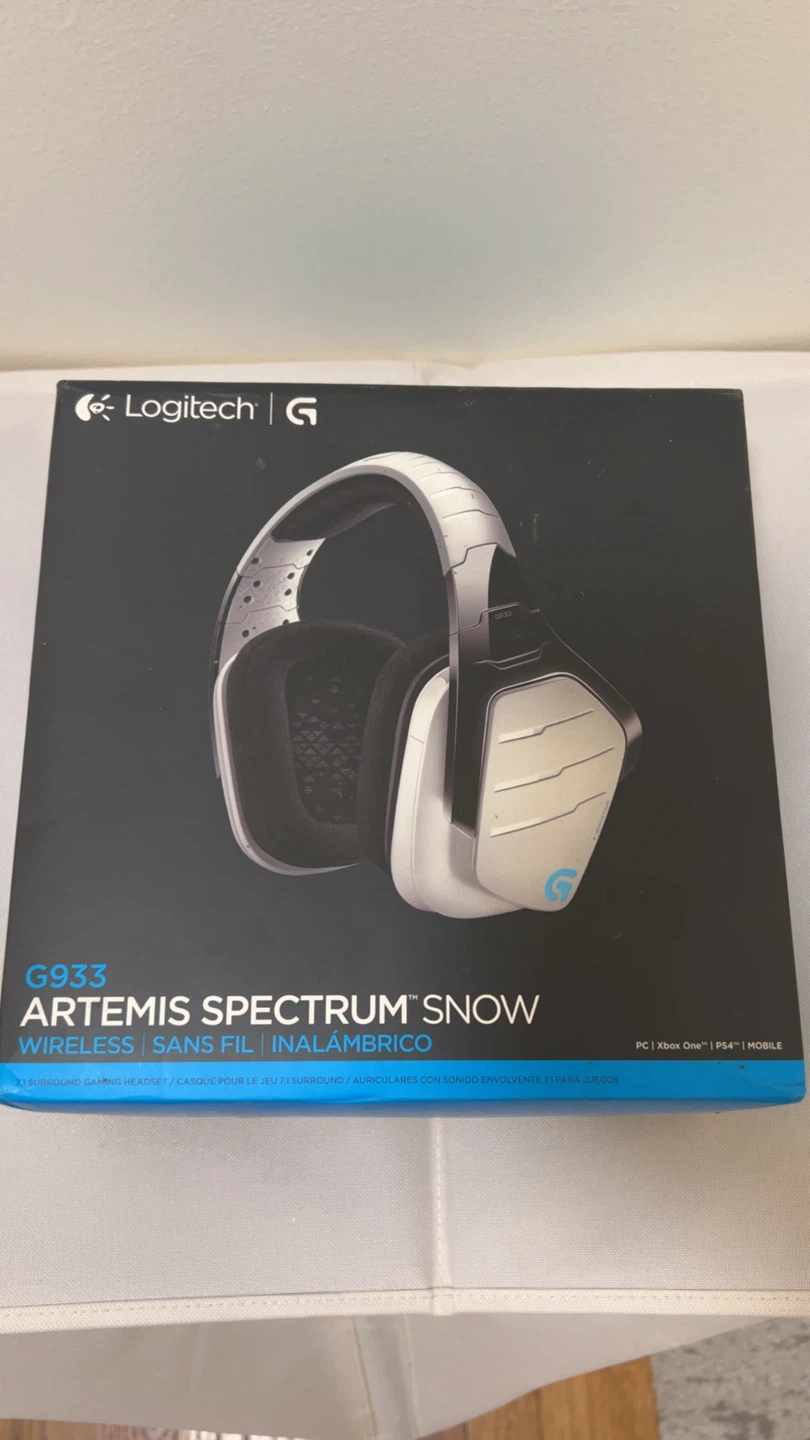 New Logitech G933 Artemis Spectrum Snow Wireless Gaming Headset