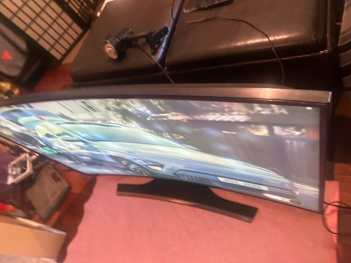 Samsung 55" Curved UHD Smart TV UN55HU7250