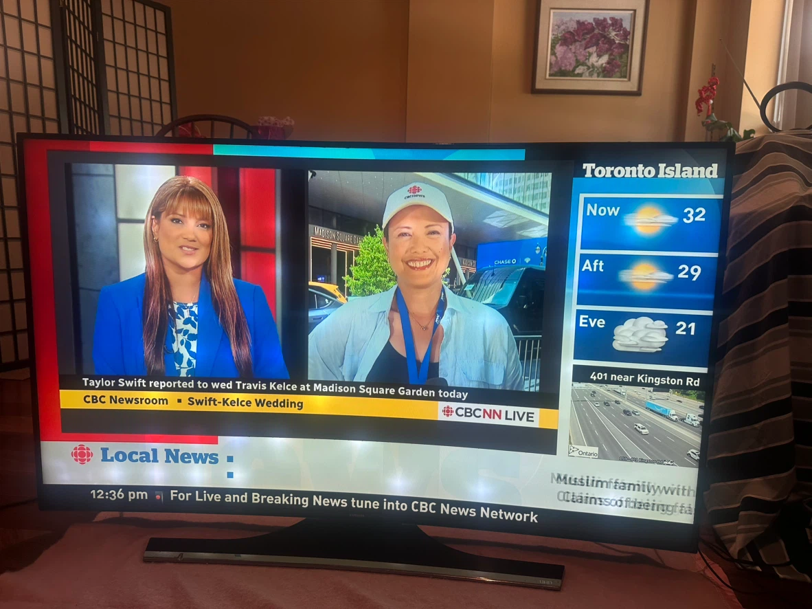 Samsung 55" Curved UHD Smart TV UN55HU7250 - photo 2
