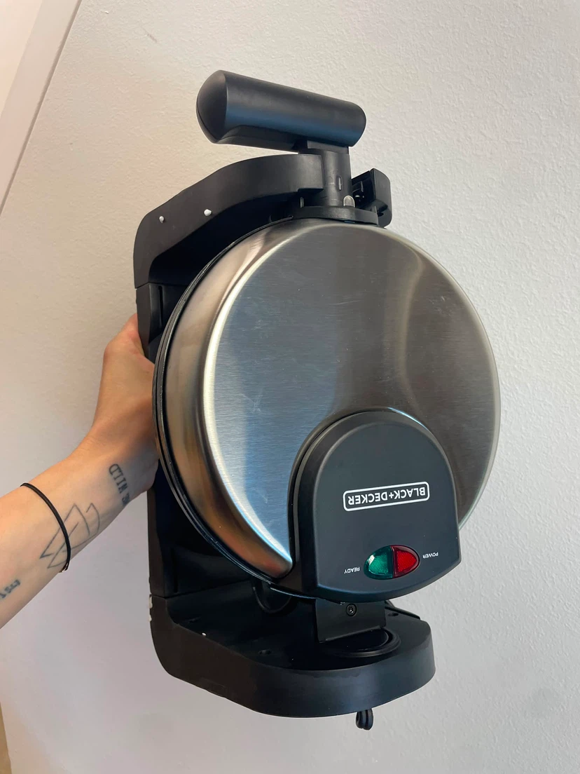 BLACK+DECKER Belgian Flip Waffle Maker - photo 3