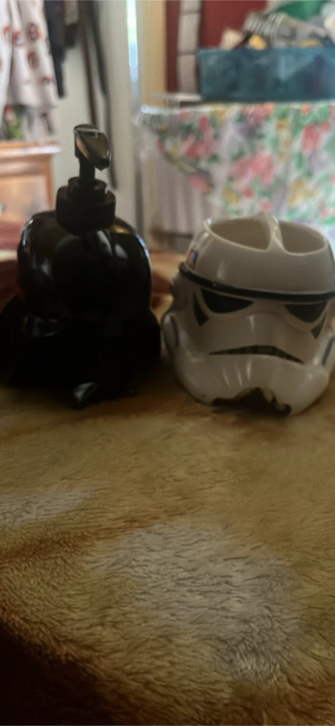 Star Wars Darth Vader Soap Dispenser & Stormtrooper Holder