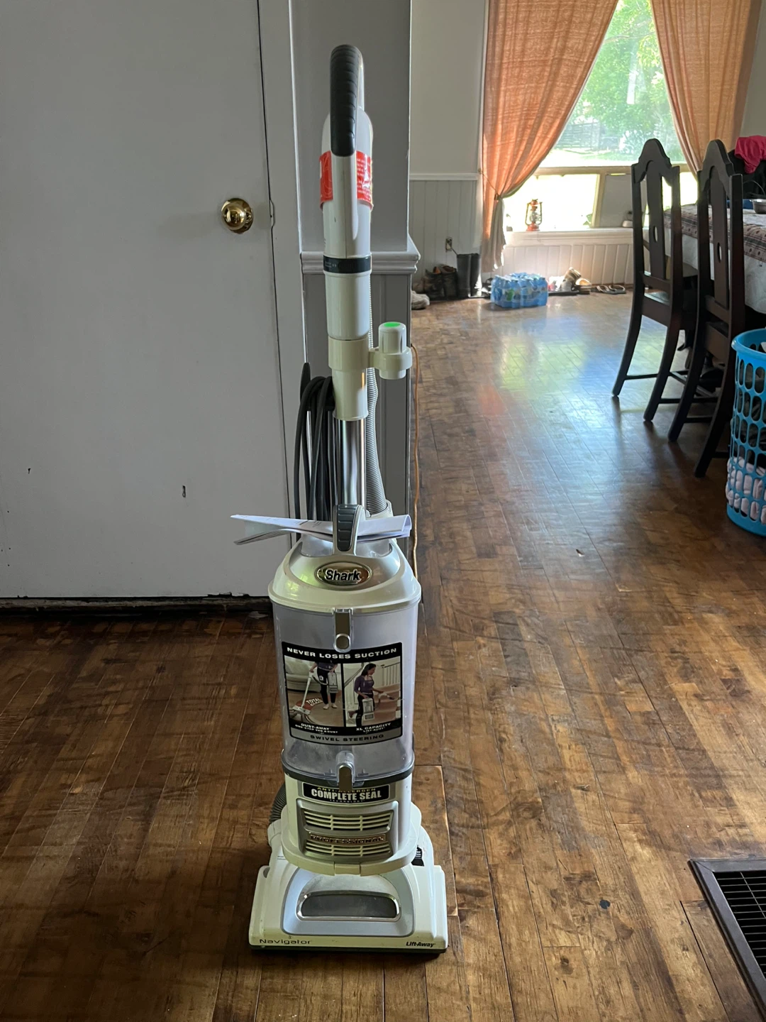 Shark Navigator Lift-Away Vacuum Cleaner