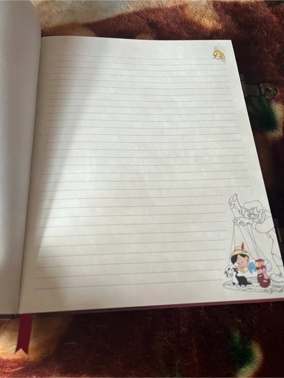 Disney store  Pinocchio Journal - photo 4