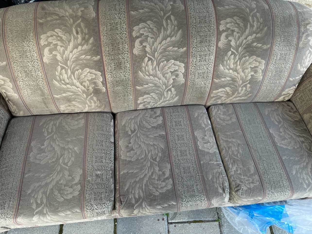 Classic Patterned Sofa - photo 2