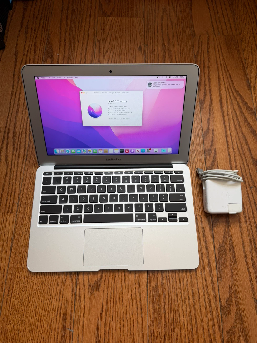 MacBook Air 11 inch 2015 with Charger