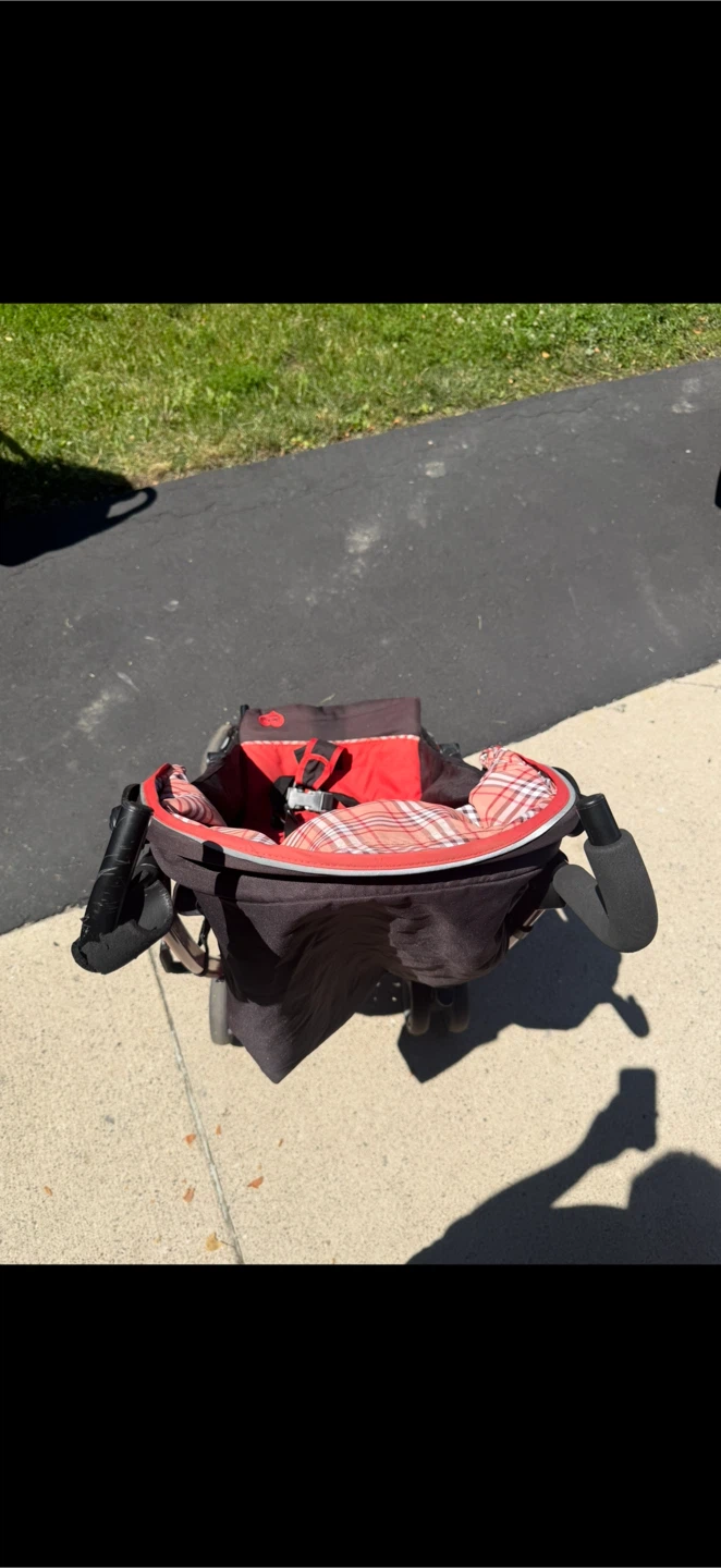 Lightweight Delta Children Stroller - photo 4