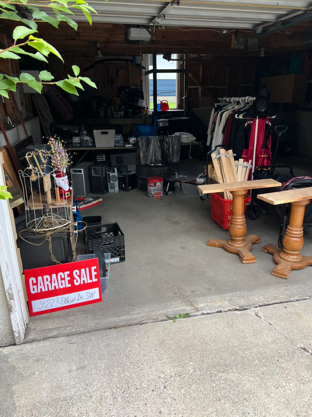 GARAGE SALE! - Furniture, electronics, tools, clothes and etc