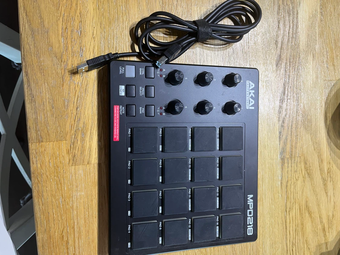Akai Professional MPD218 Pad Controller