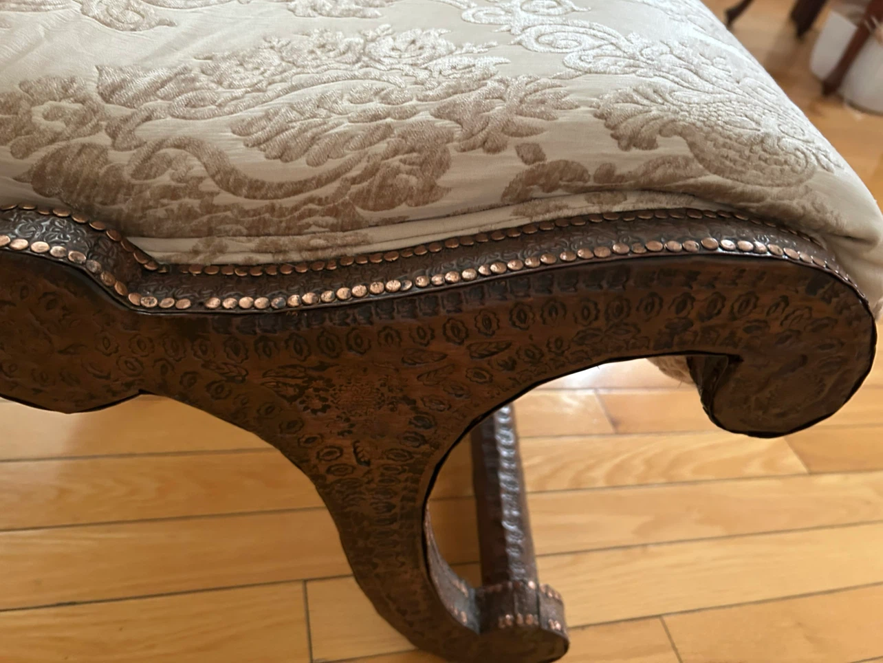 Ornate Accent Chair with Damask Upholstery - photo 2