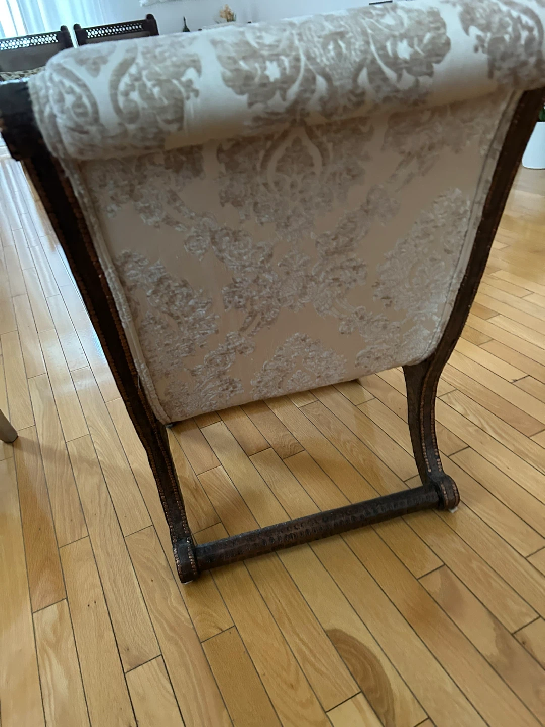 Ornate Accent Chair with Damask Upholstery - photo 3