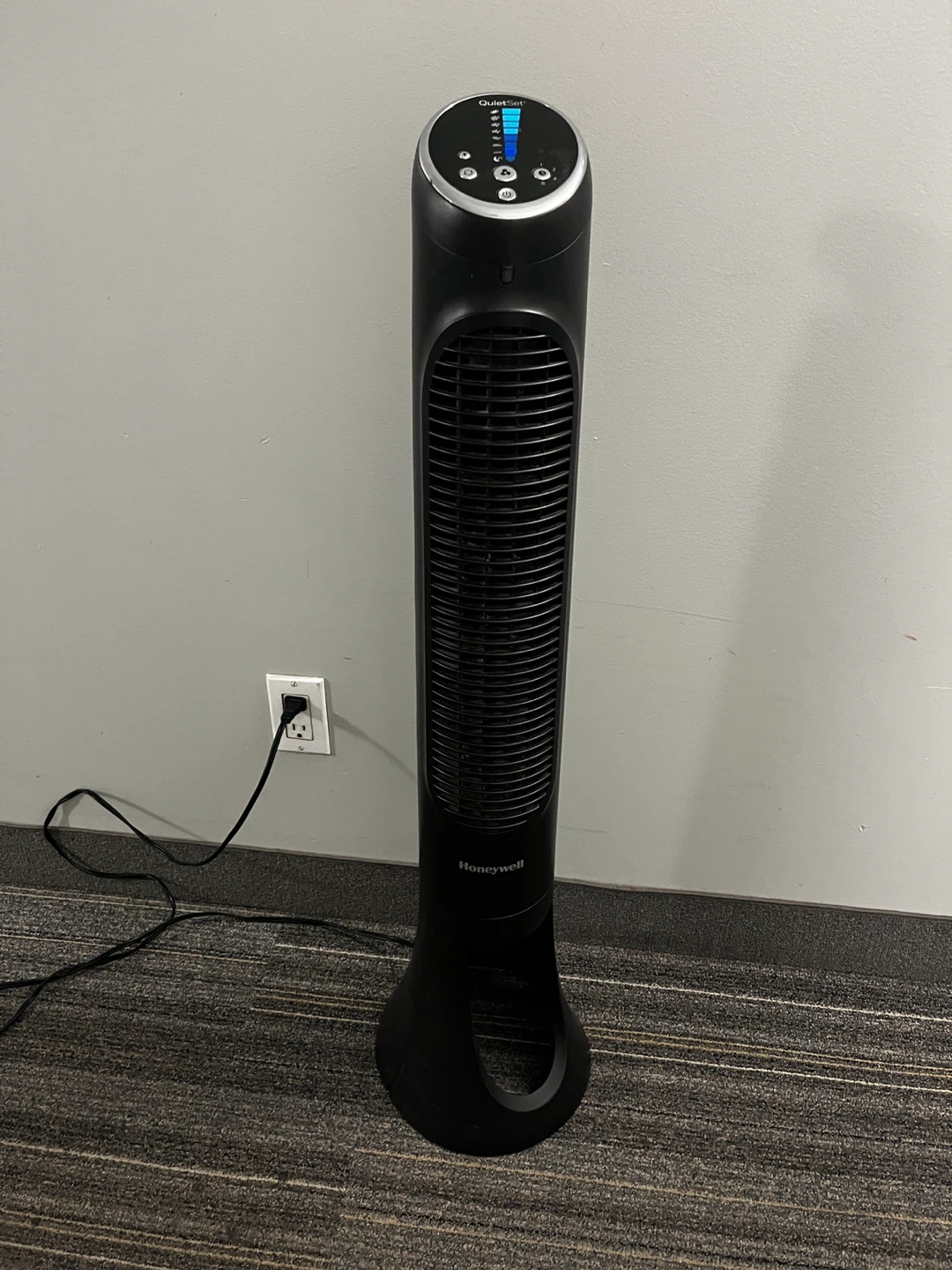Honeywell QuietSet 8-Speed Tower Fan - photo 3