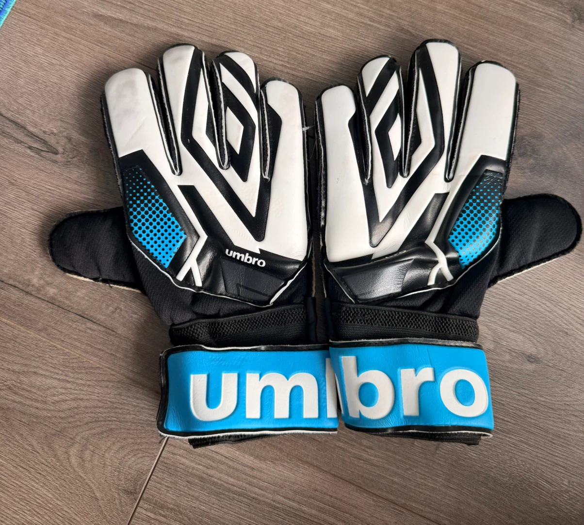 Blue Umbro Adult Goalie Gloves