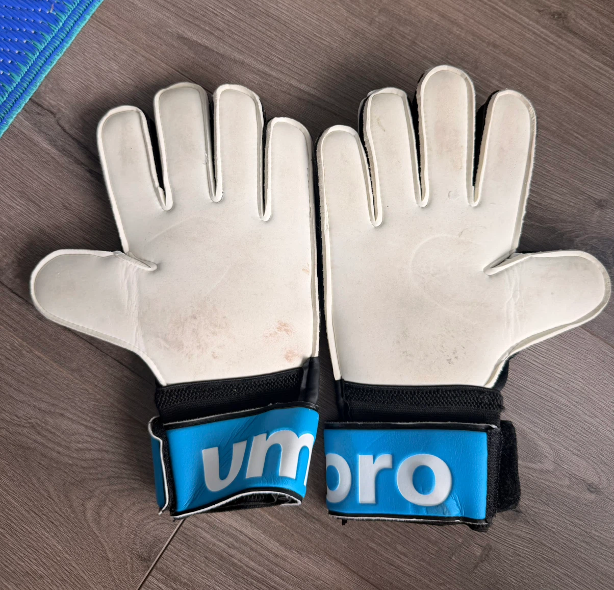 Blue Umbro Adult Goalie Gloves - photo 2